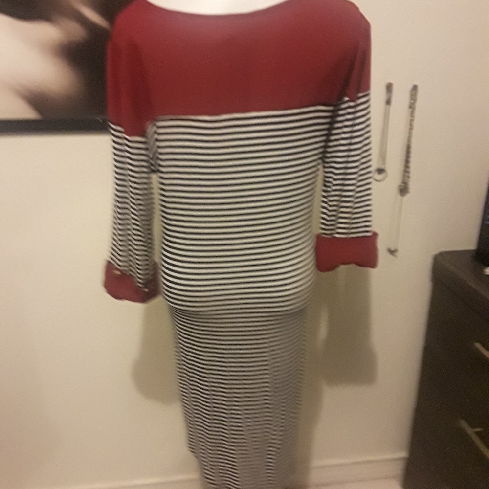 Dress - Picture 2 of 3